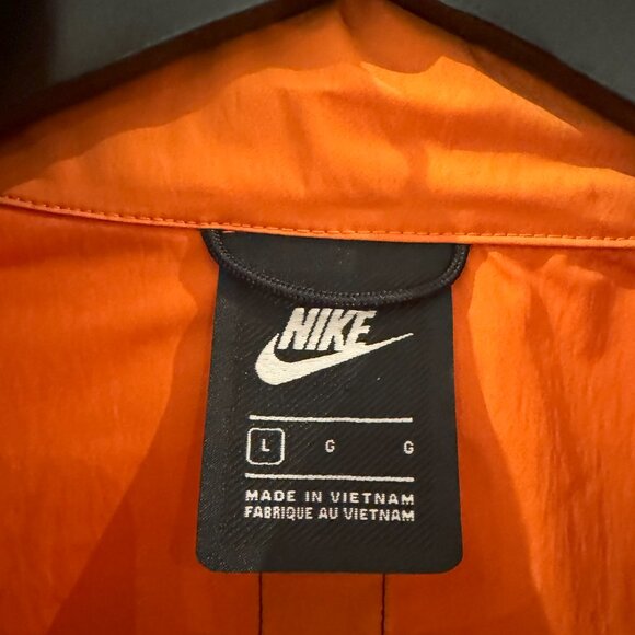 Nike Sportswear Premium Essentials Men Unlined Hooded M65 Jacket Campfire Orange - Picture 4 of 5